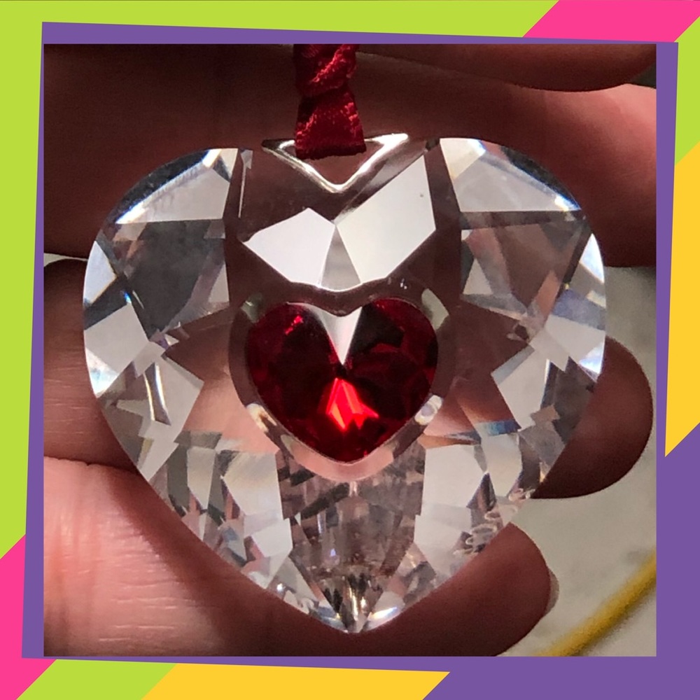 ⭐️Swarovski heart ornament⭐️